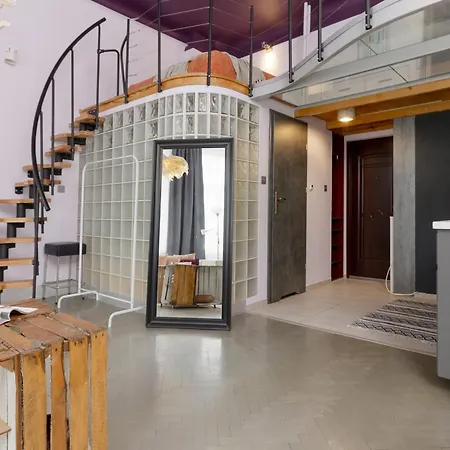 Artist's Dream Studio With Mezzanine By Renters Varsóvia