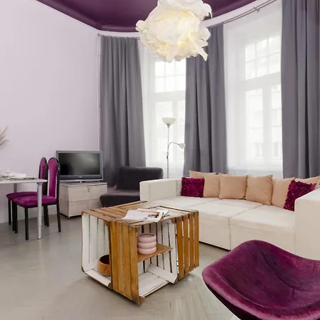 Artist's Dream Studio With Mezzanine By Renters *