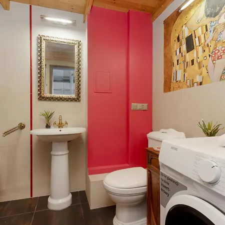 Апартаменты Artist's Dream Studio With Mezzanine By Renters *